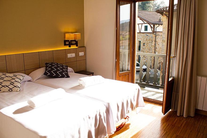 Hotel Valle De Turtzioz ภายนอก รูปภาพ